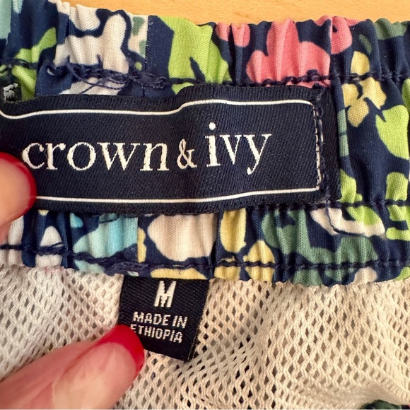 Crown & Ivy - Vibrant Floral Men's Athletic/ Swim Shorts - Size: Medium - Picture 7 of 8